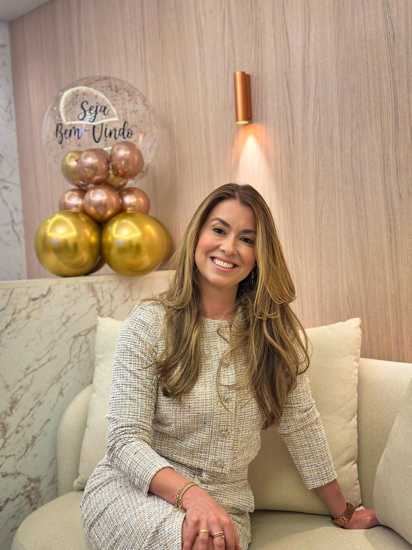 Dra. Priscila Sobral, cardiologista e especialista em medicina preventiva, em retrato profissional